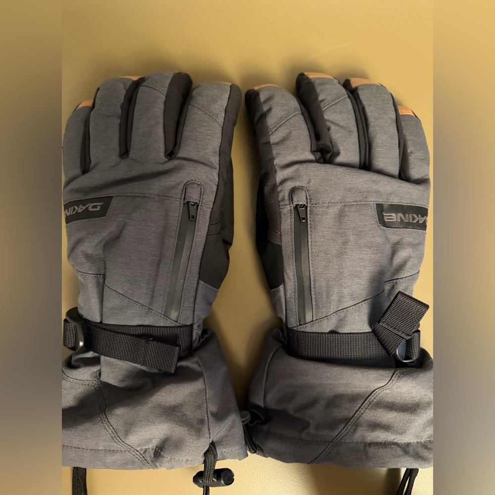 Dakine Men’s Heather Gray Ski Gloves